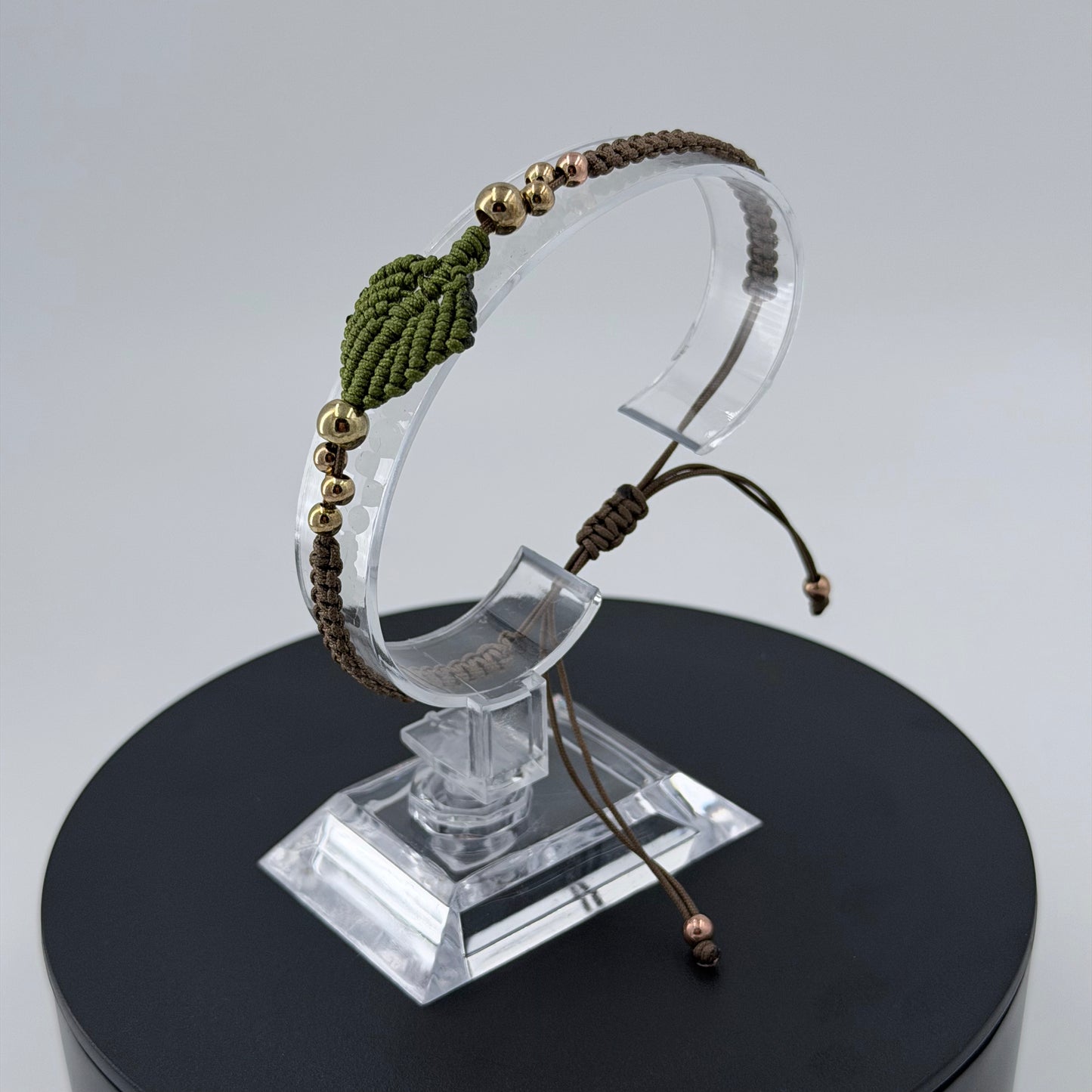Pulsera Tejida Artesanal Oro Laminado.Nuestras Pulseras son Ajustables