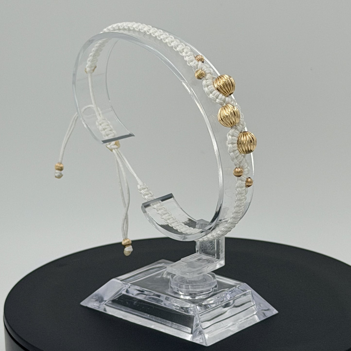Pulsera Tejida Artesanal Oro Laminado. Nuestras Pulseras son Ajustables