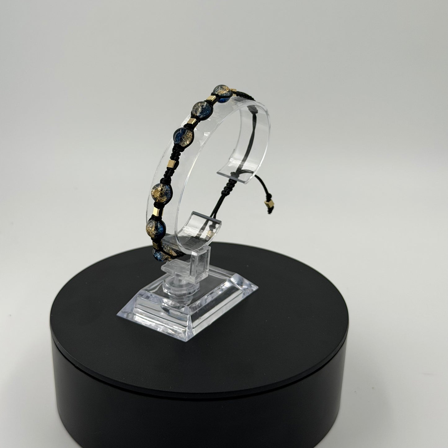 Pulsera tejida artesanal  Oro Laminado   Nuestras pulseras son ajustables