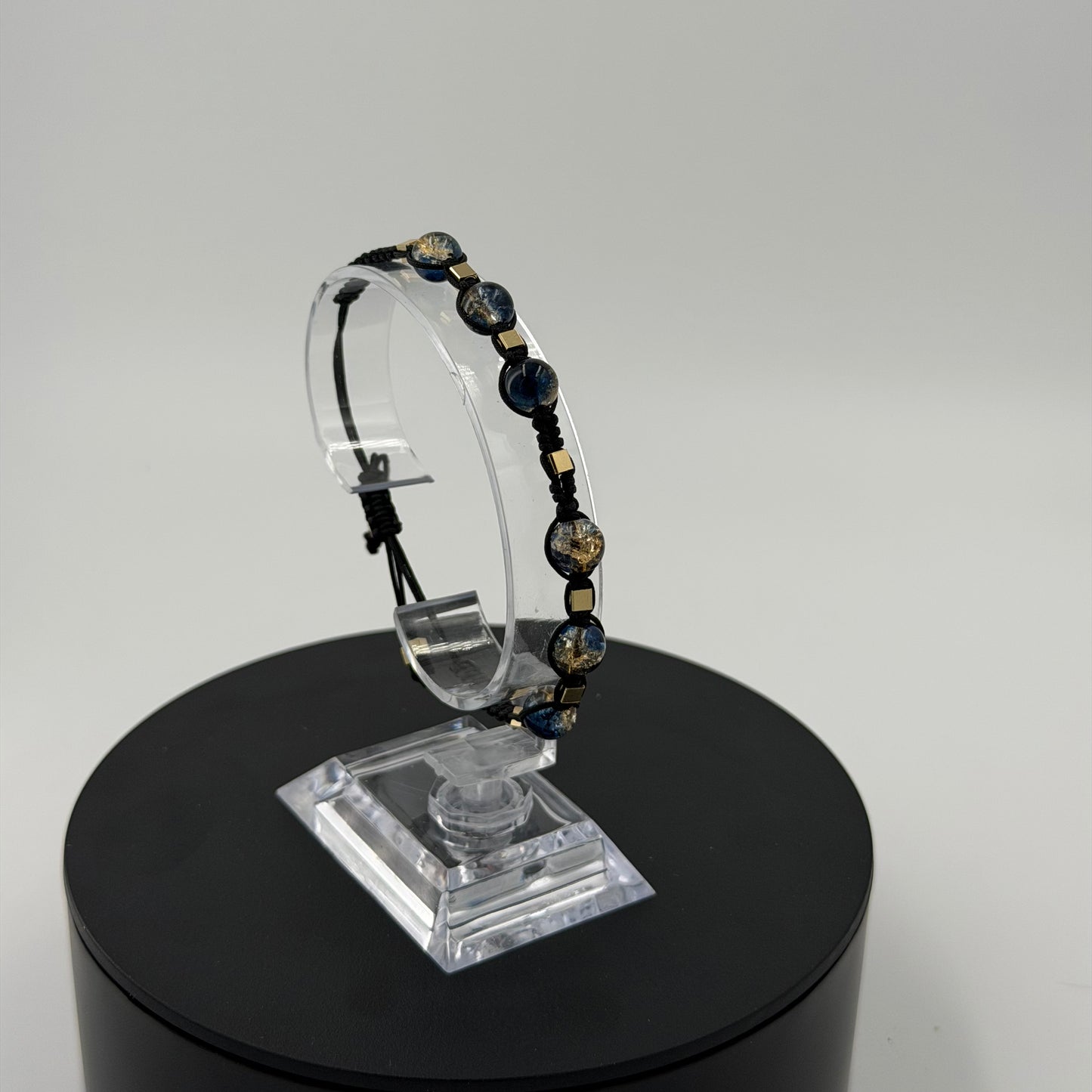 Pulsera tejida artesanal  Oro Laminado   Nuestras pulseras son ajustables